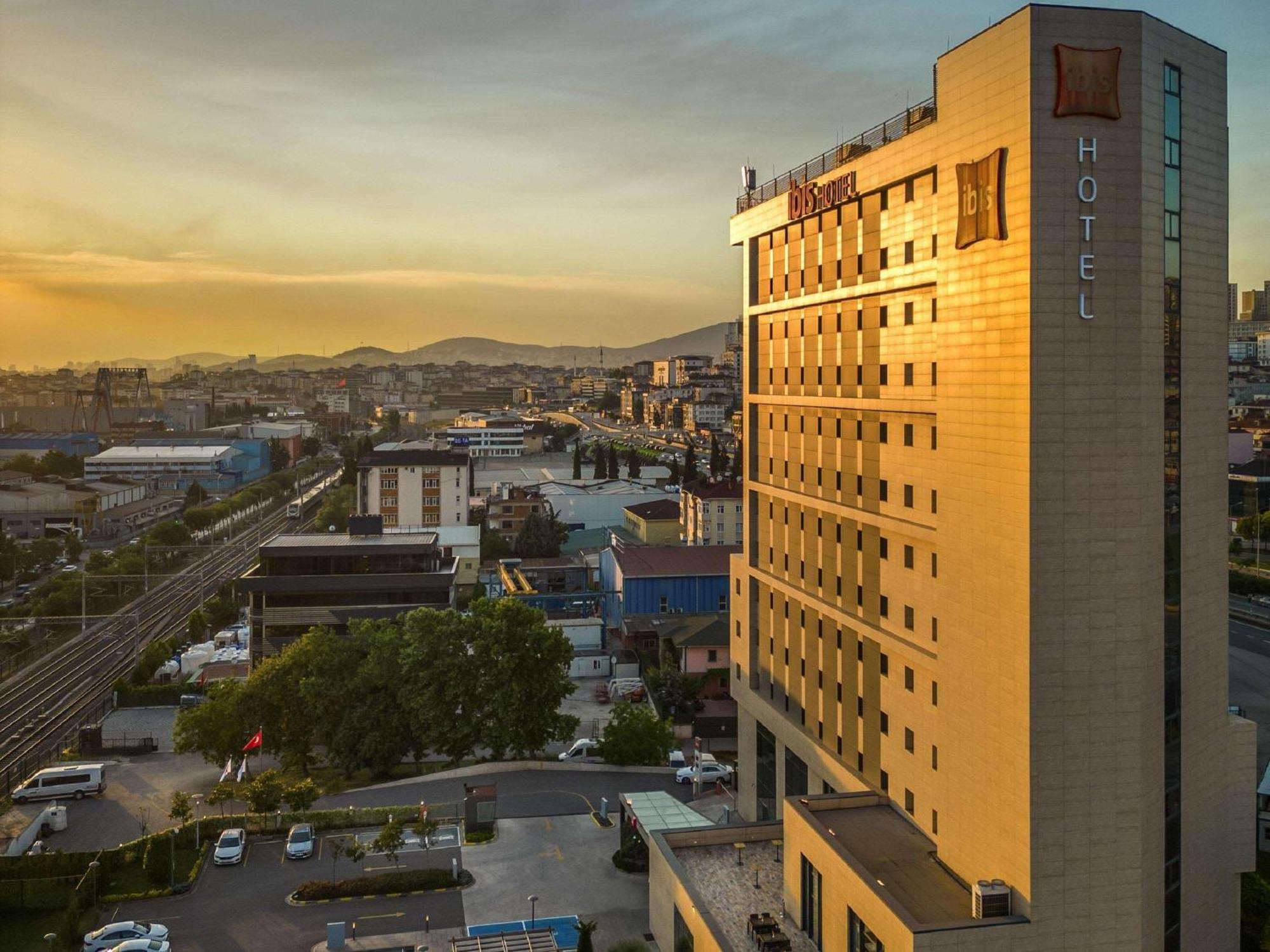 Ibis Istanbul Tuzla Hotel Cayirova Екстер'єр фото